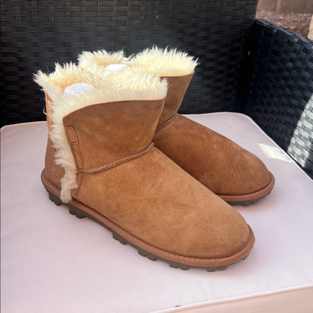 New Cozy Tan Shearling Boots